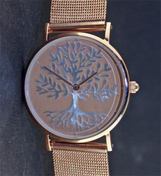 Damen Uhr mit Lebensbaum in Silber